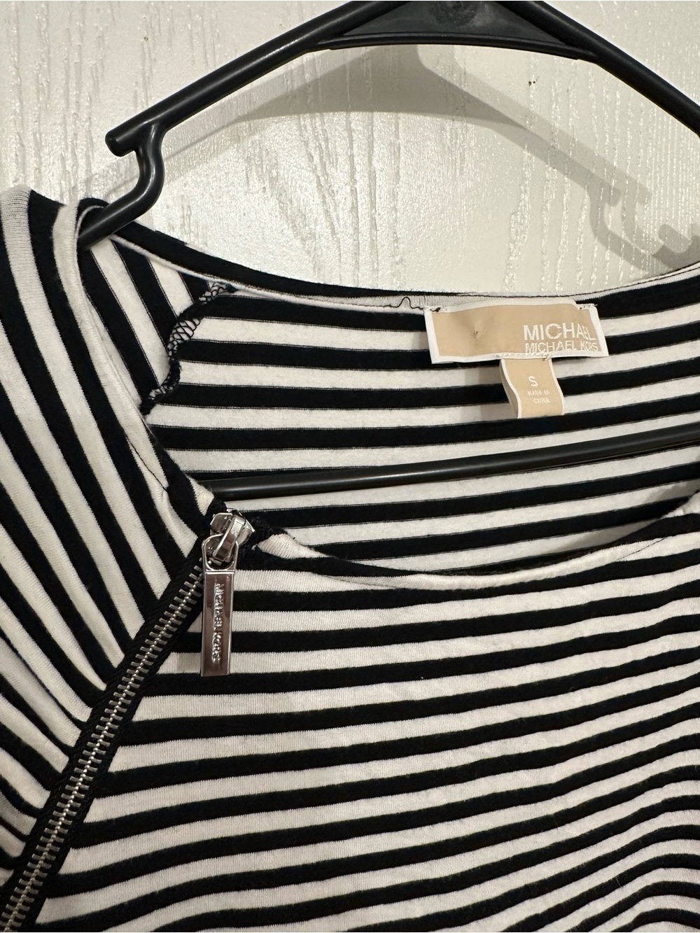 MICHAEL Michael Kors Black & White Striped Zip-Shoulder Long Sleeve Top